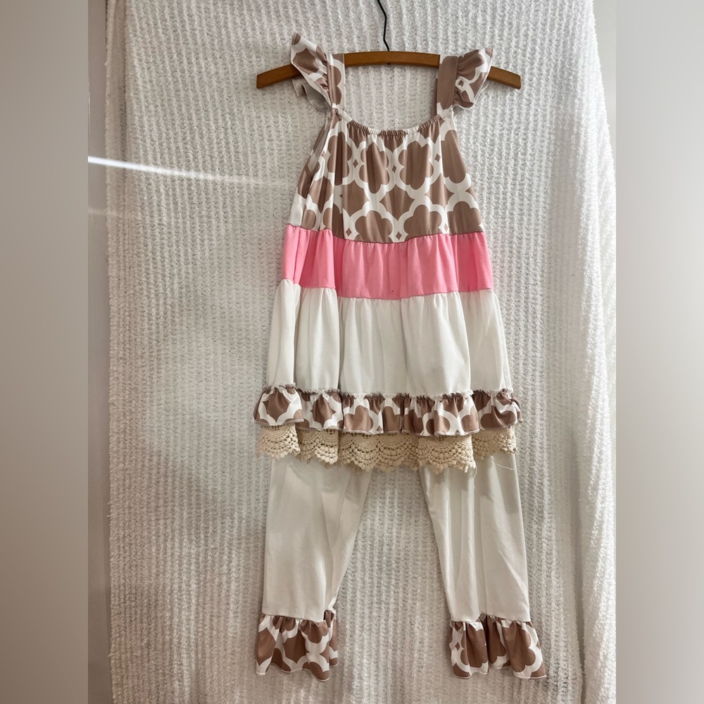 Adorable Sweetness. Two piece Set.   Kids Size - 7